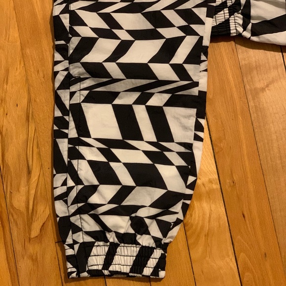 COPY - Nike Woven BIG SWOOSH Joggers Zipper CAMO … - Picture 5 of 8